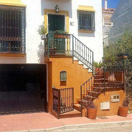 Excelente Habitacion En Bonita Y Tranquila Casa En Benalmadena Pueblo Lejlighed Eksteriør billede