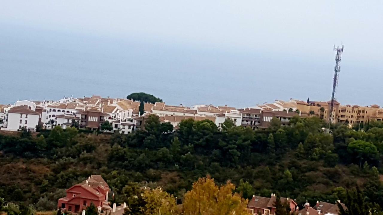 Excelente Habitacion En Bonita Y Tranquila Casa En Benalmadena Pueblo Lejlighed Eksteriør billede