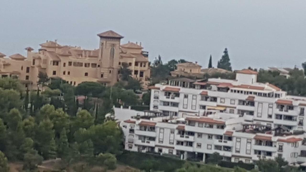 Excelente Habitacion En Bonita Y Tranquila Casa En Benalmadena Pueblo Lejlighed Eksteriør billede